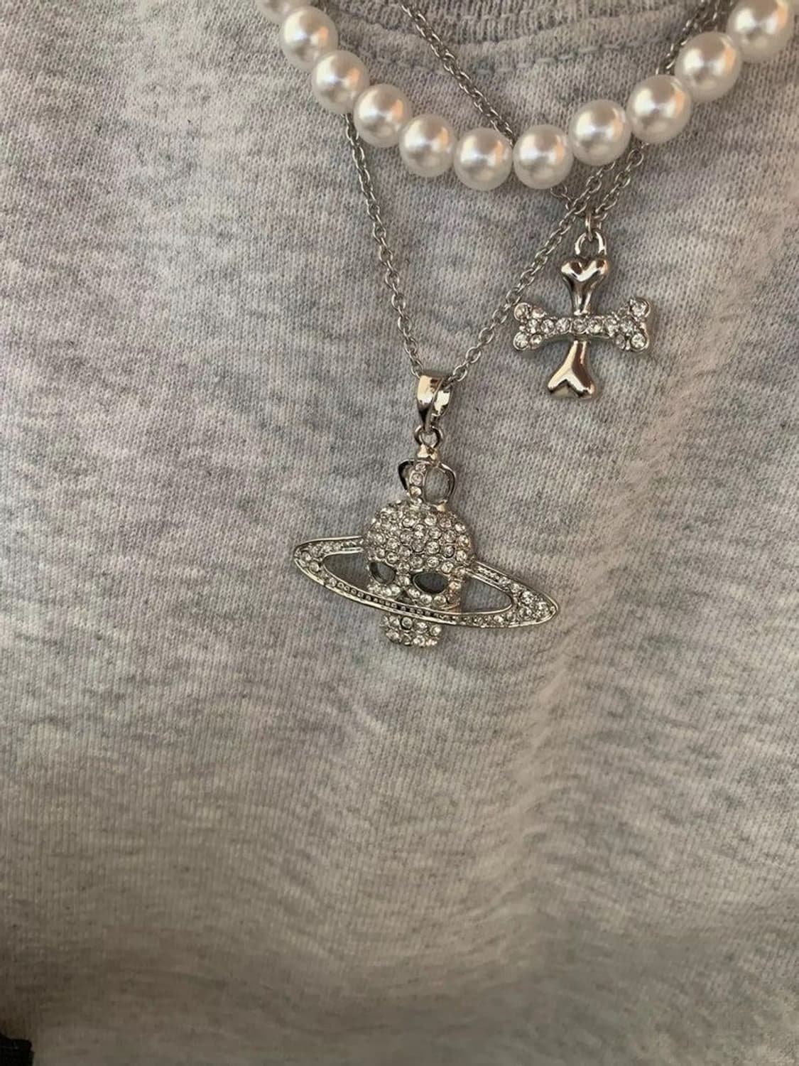 비비안웨스트우드 크리스털 스컬 크로스 더블 체인 네크리스  상품이미지1