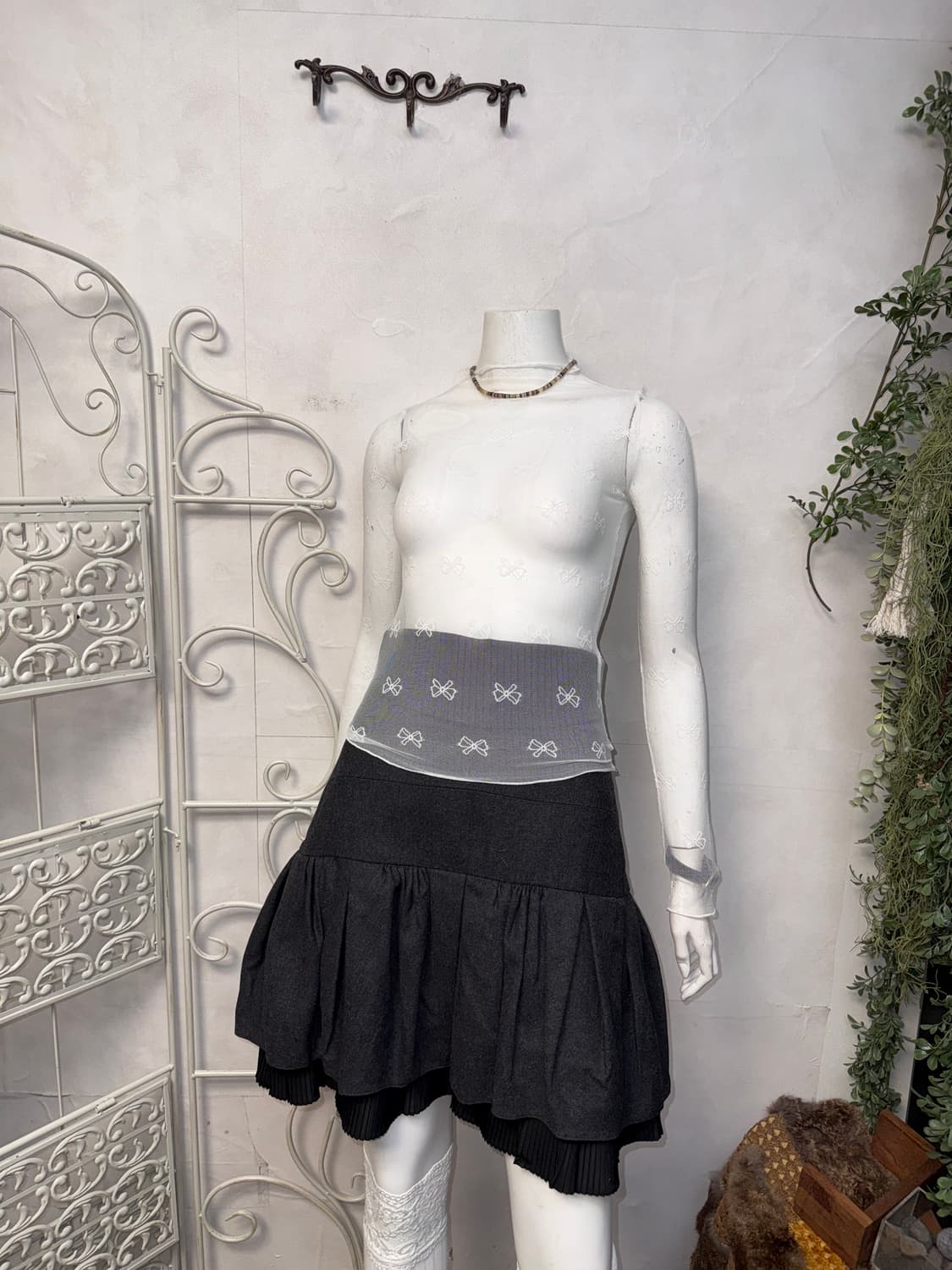 White ribbon patterned mesh top 상품이미지4