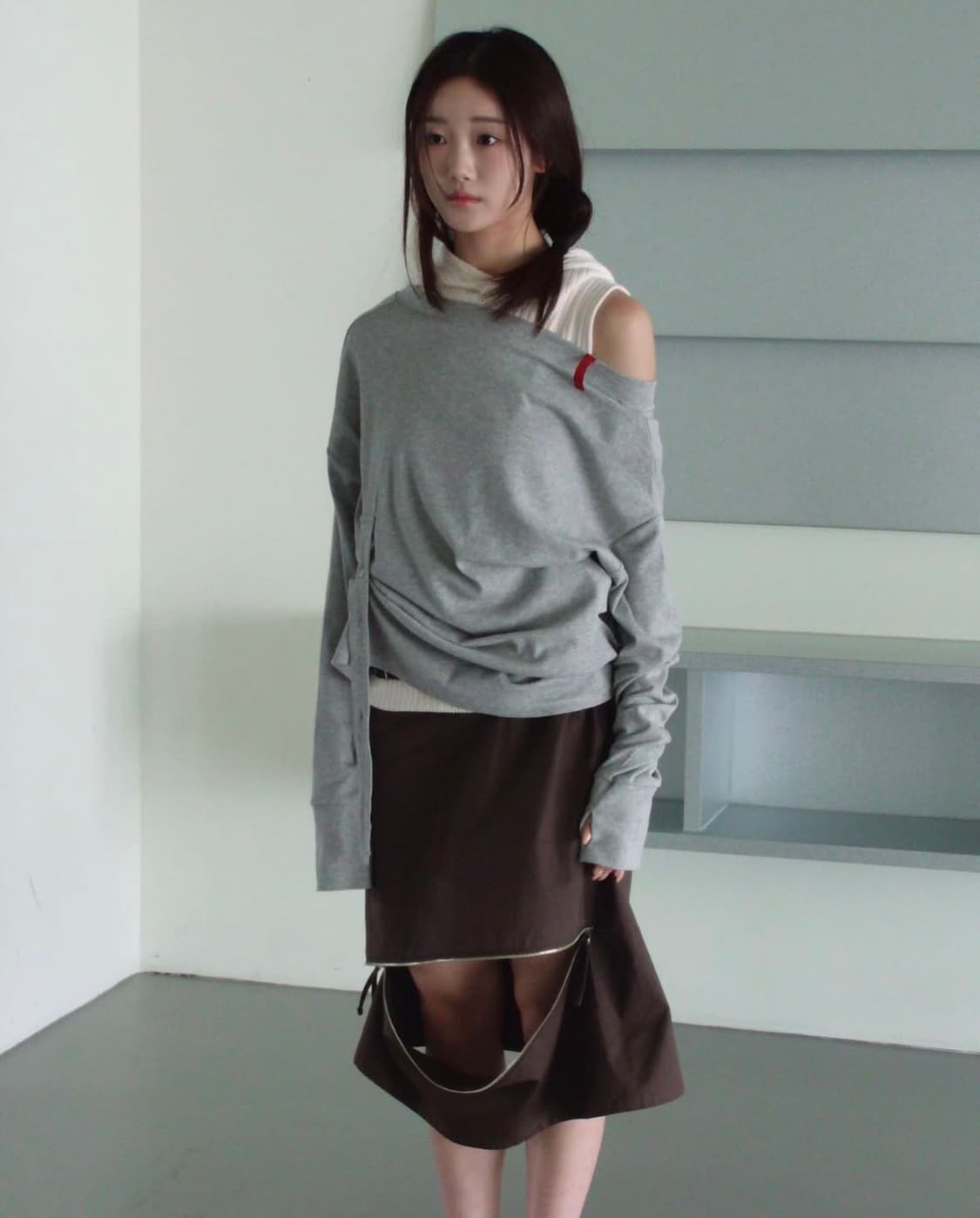 인앤양인하모니 warm up top 브이넥 오프숄더 긴팔 콜로신스 상품이미지2