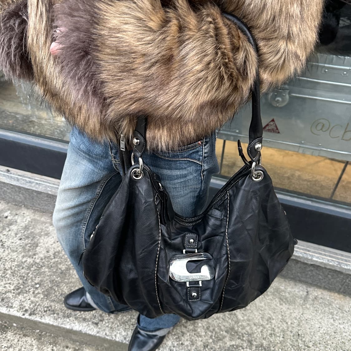 00s 빈티지 라지 라운드 게스 스티치 백 상품이미지1