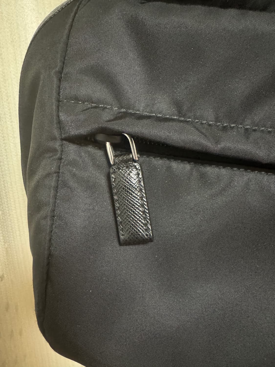 프라다 바이커백 라지 상품이미지2