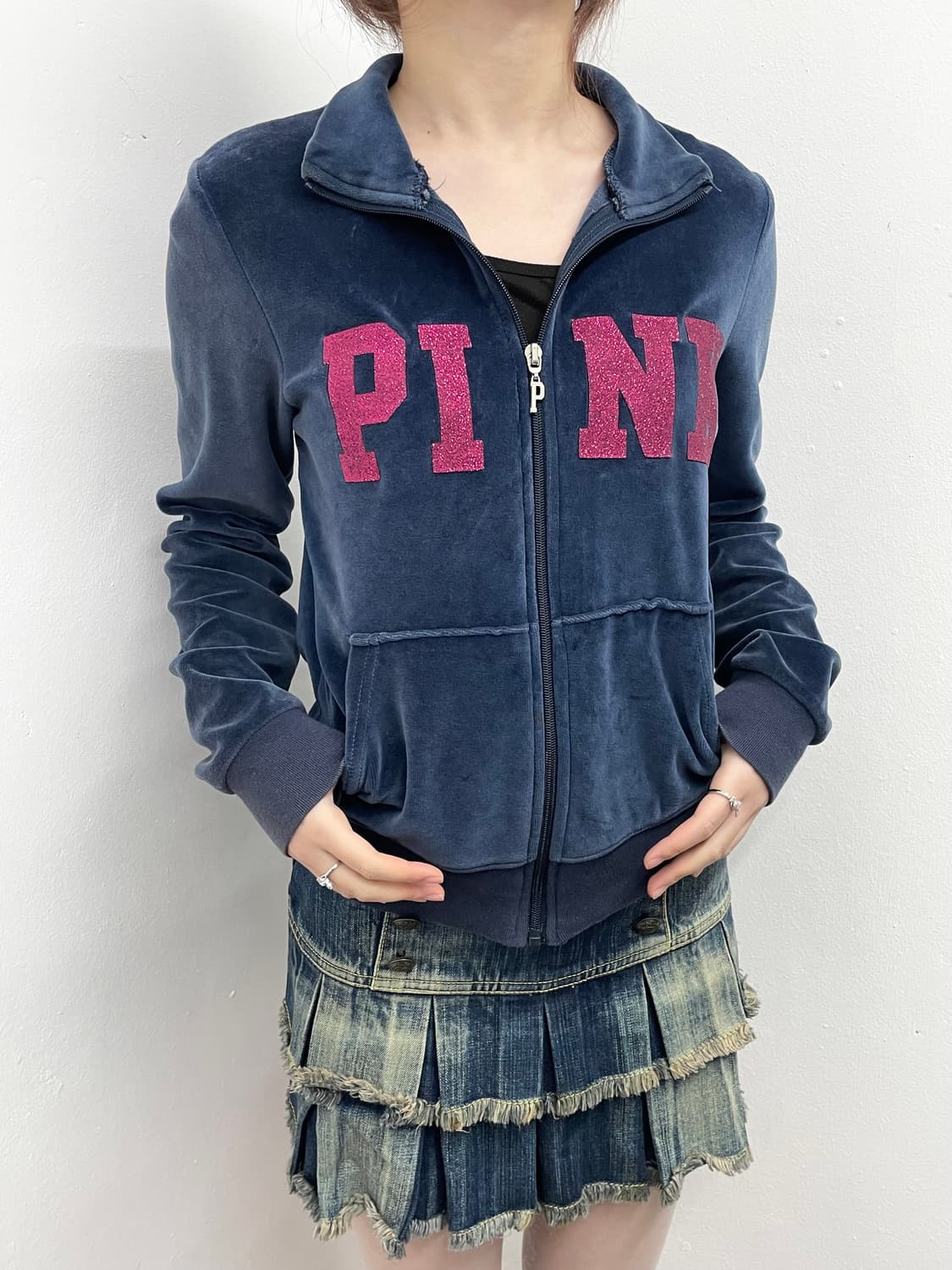 PINK 네이비 벨벳 로고 글리터 집업 상품이미지2