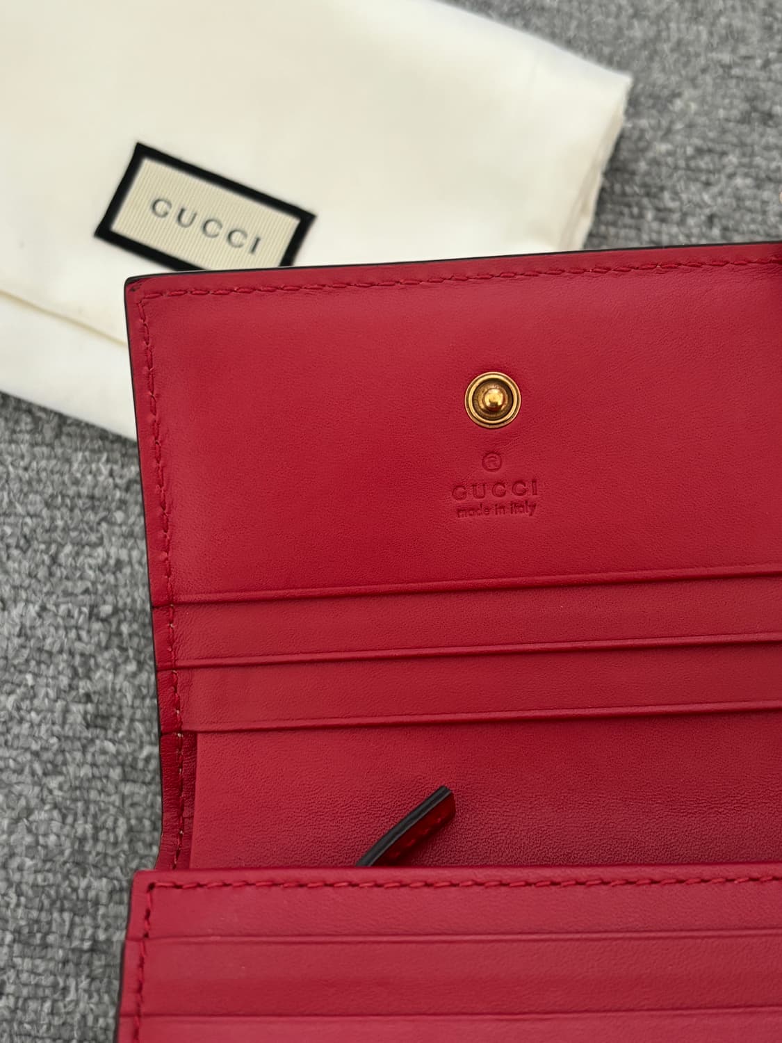 구찌 체리 GG 수프림 지갑 상품이미지3