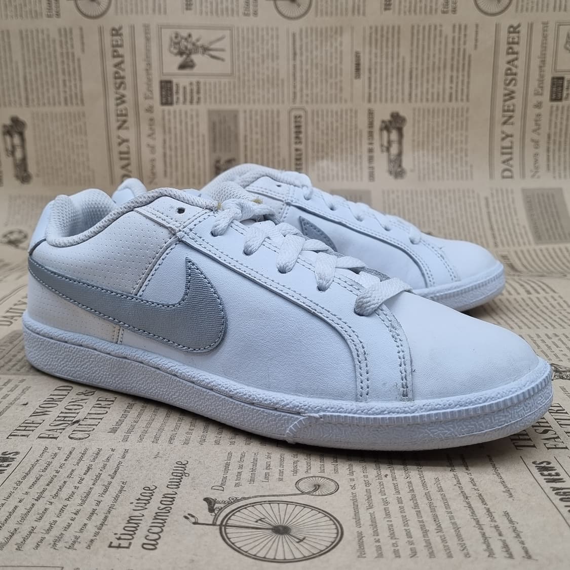 나이키 코트 로얄 여성 스니커즈230 상품이미지1