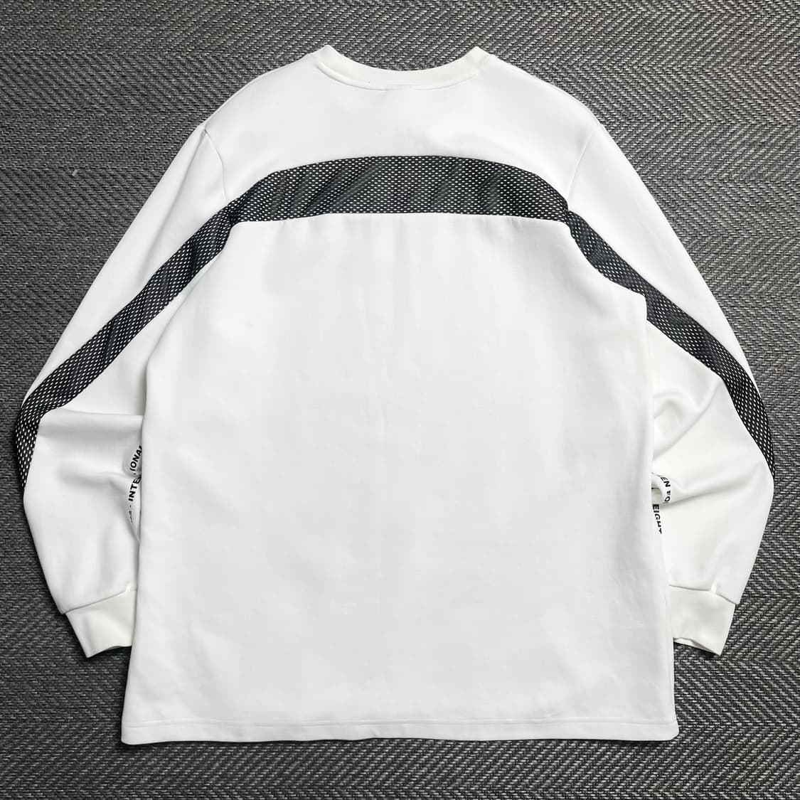 푸마 올드스쿨 스몰로고 메쉬 디테일 박시핏 맨투맨o 5399 상품이미지4