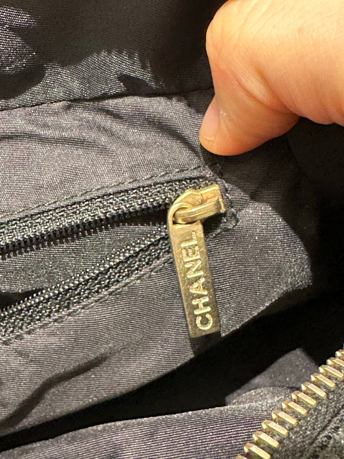 샤넬 뉴 트래블 바게트백 보스턴백 블랙 (9번대) y2k 상품이미지9