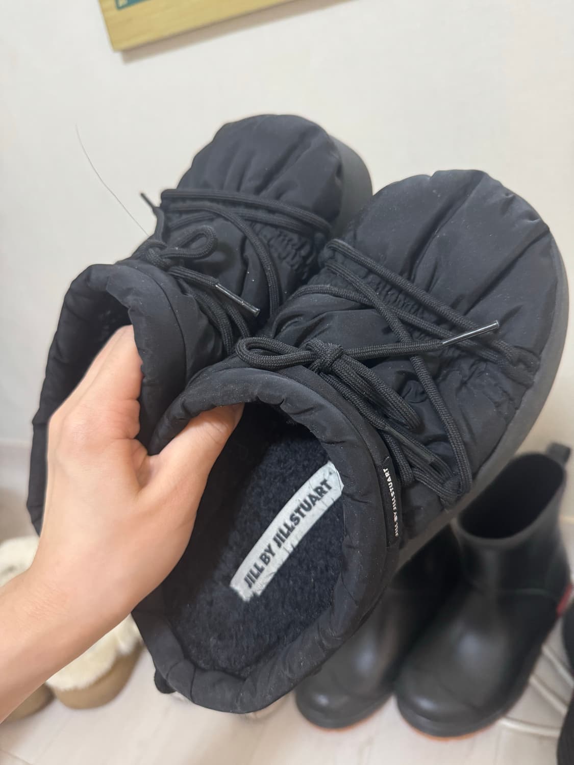 질바이질스튜어트 패딩 뮬 슬리퍼 상품이미지1