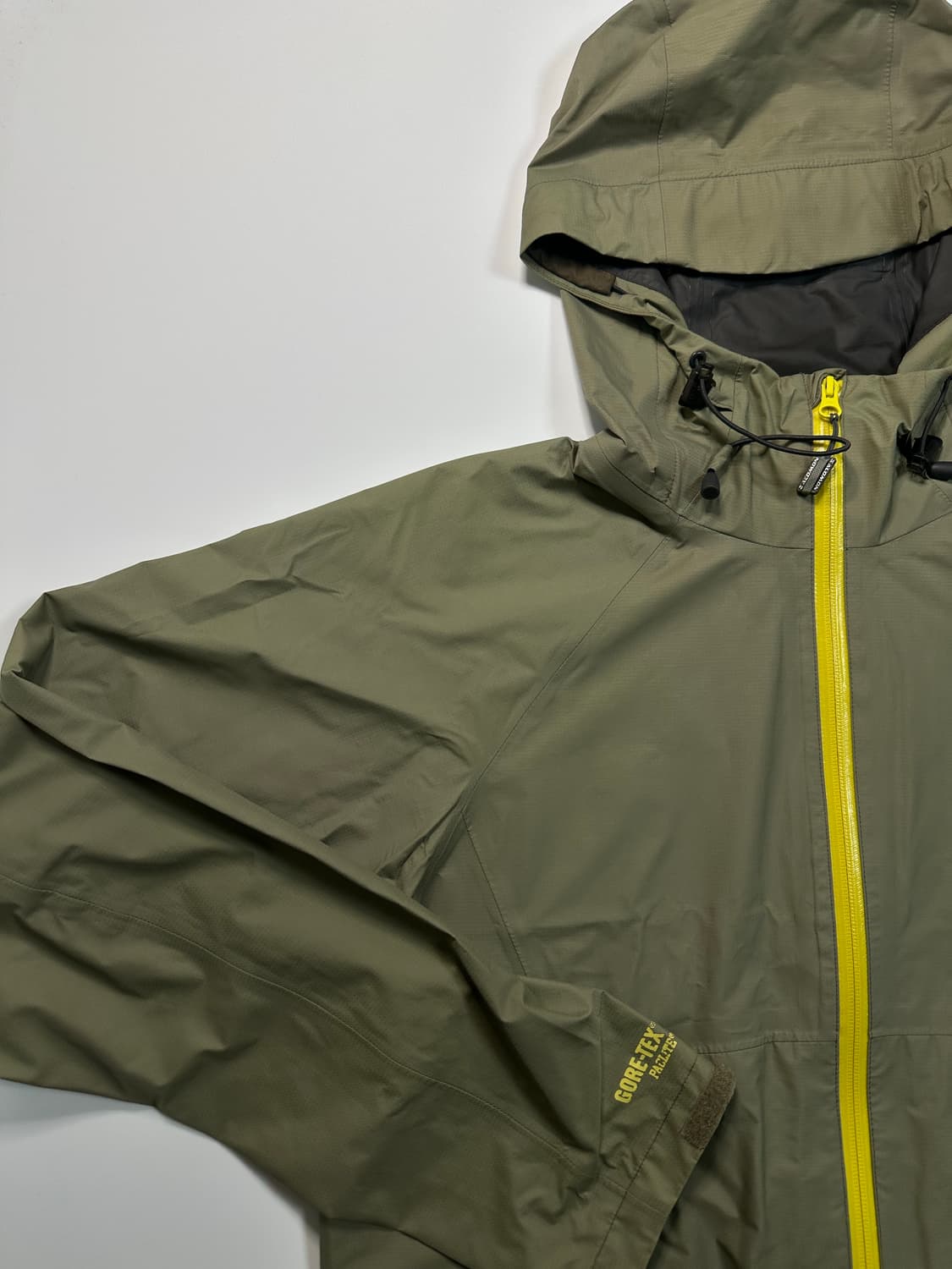 살로몬 고프코어 바람막이 자켓 상품이미지2