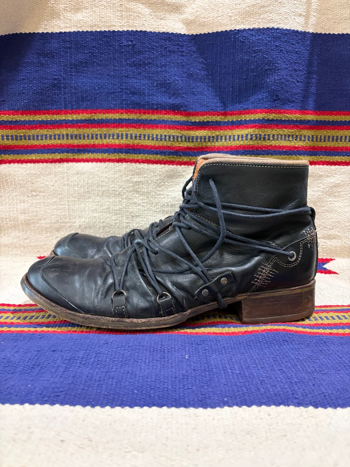 훕데두 00s 아카이브 드레이프 레더 레이스업 부츠 상품이미지3