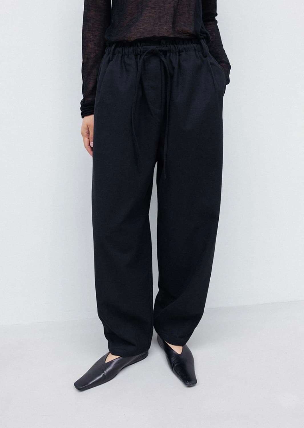 우마뭉 wool flannel oval silhouette pants 상품이미지1