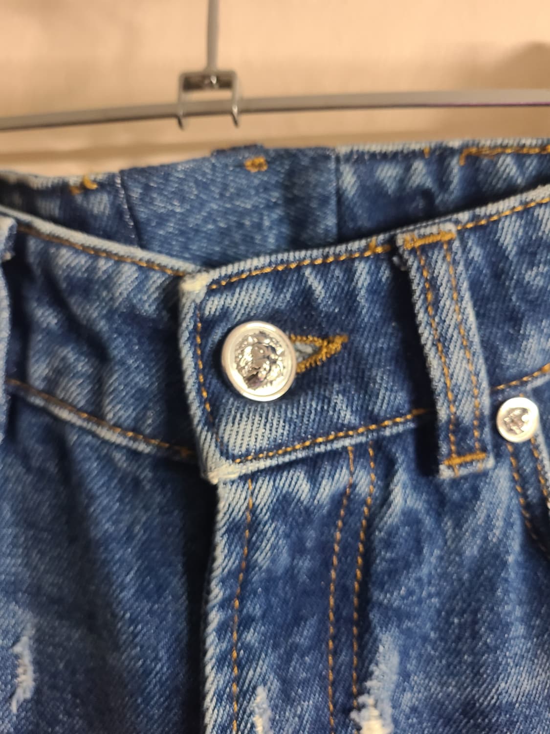 베르사체 베르수스 사자 버튼 데님 상품이미지3