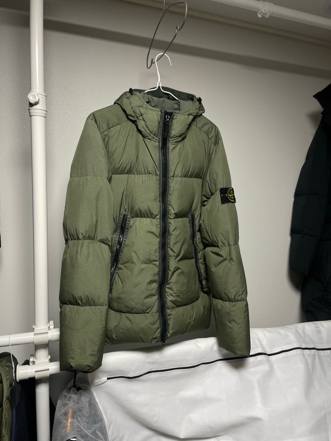 [S사이즈] 21FW 스톤아일랜드 크링클랩스 후드 다운 자켓 올리브 상품이미지3