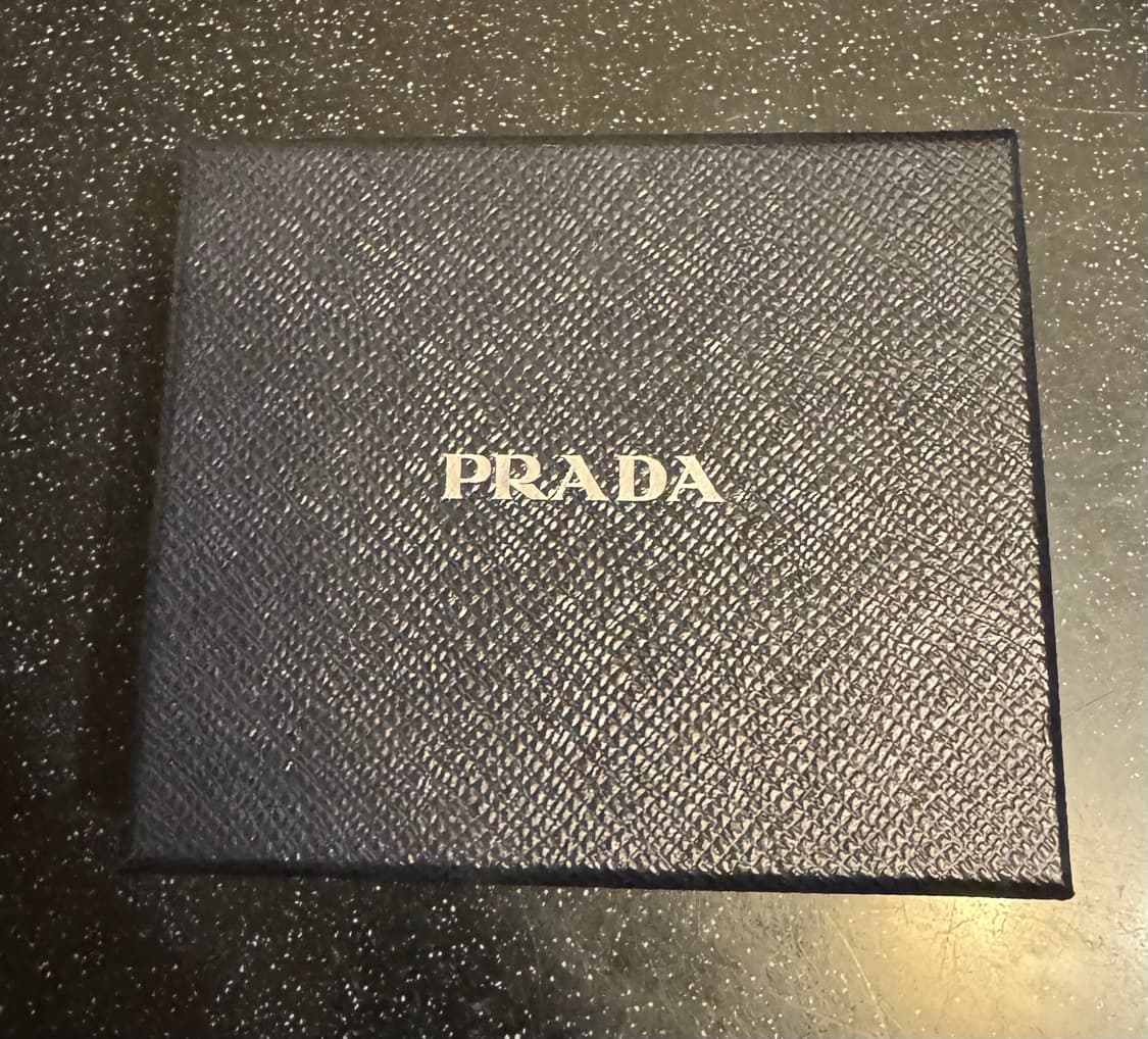 프라다 사피아노 머니클립 블랙 새제품 상품이미지4