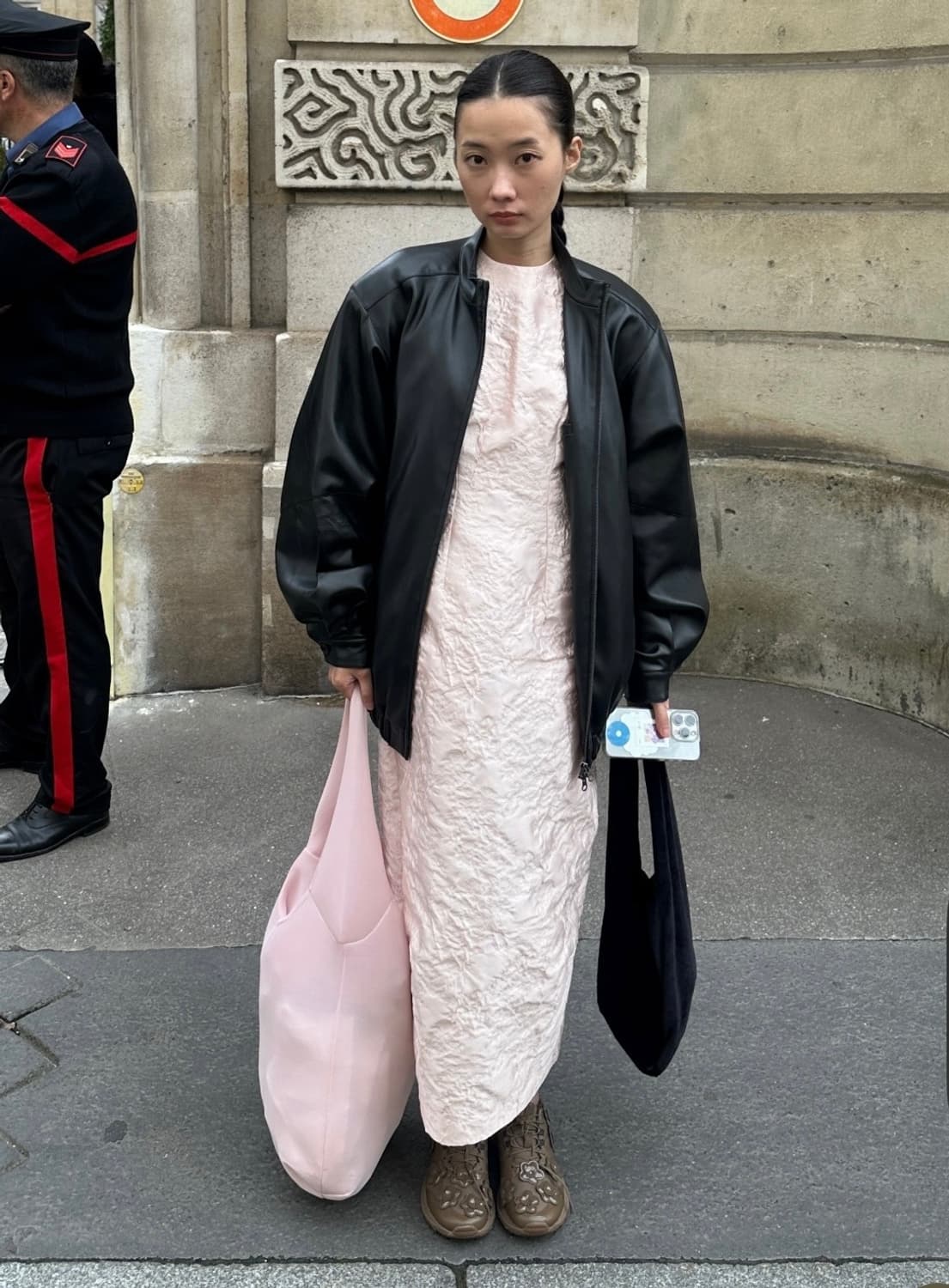 아모멘토 익스크루시브 24fw하이넥 비건 레더 블루종 상품이미지1