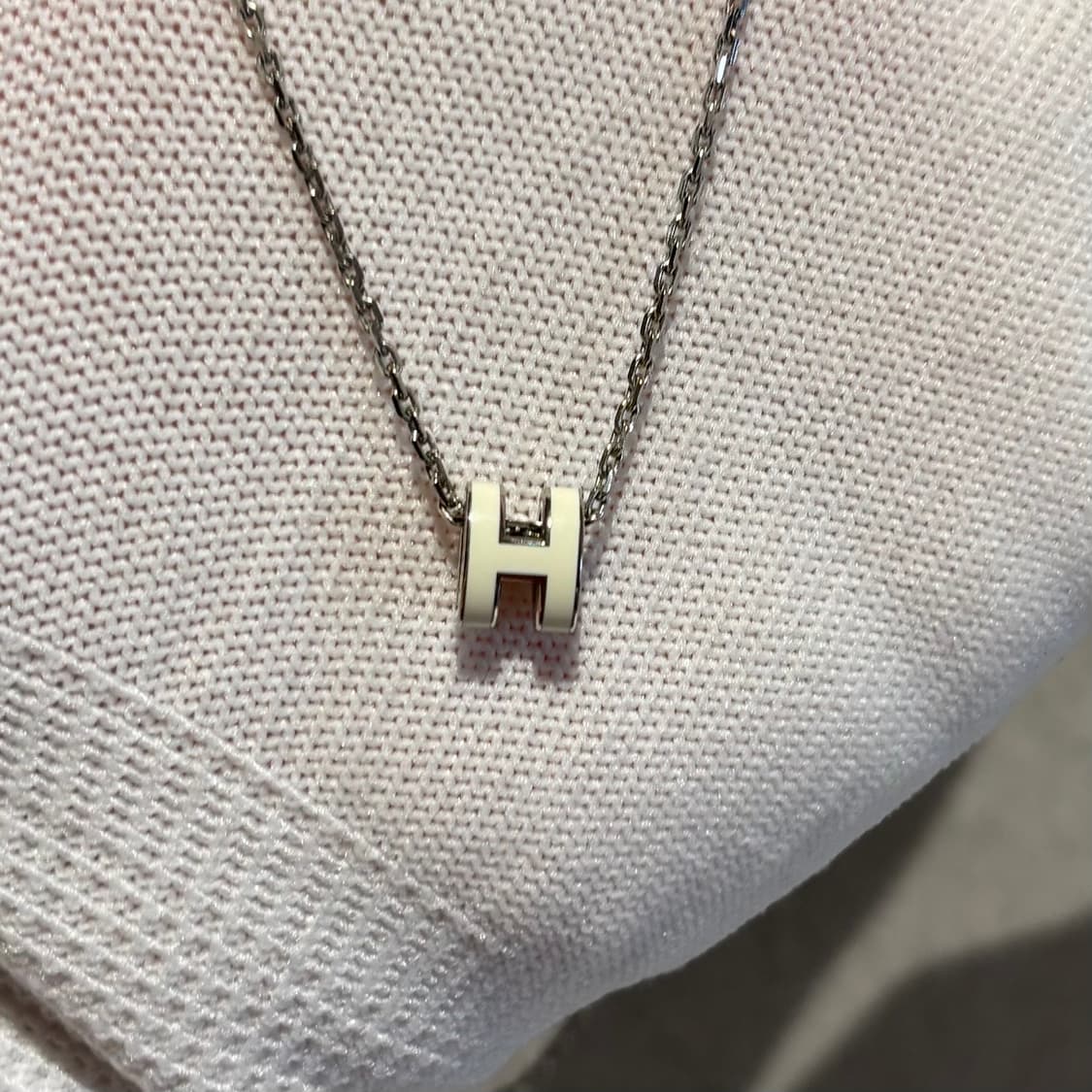 A+ L사이즈 에르메스 팝아슈 목걸이 화이트&실버 (박스/더스트) 상품이미지2