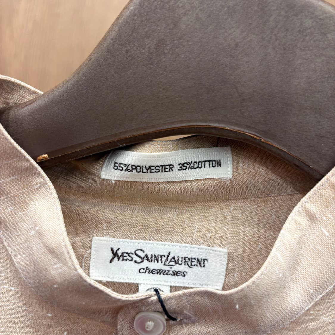 입생로랑 긴팔 셔츠 프론트 하프 버튼 밴드 카라 플랩 포켓 디테일 베이지 상품이미지8