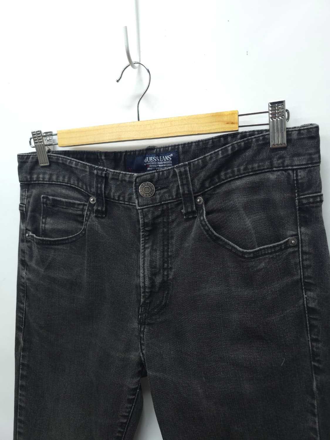 ​게스 GUESS 블랙 워싱 슬림 데님 팬츠 (30) 상품이미지2