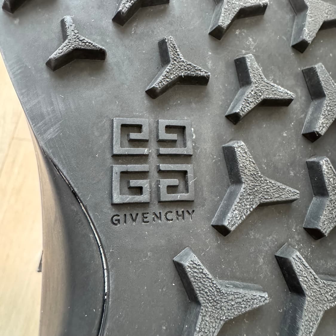 지방시 모뉴멘탈 멜로우 스니커즈 상품이미지7