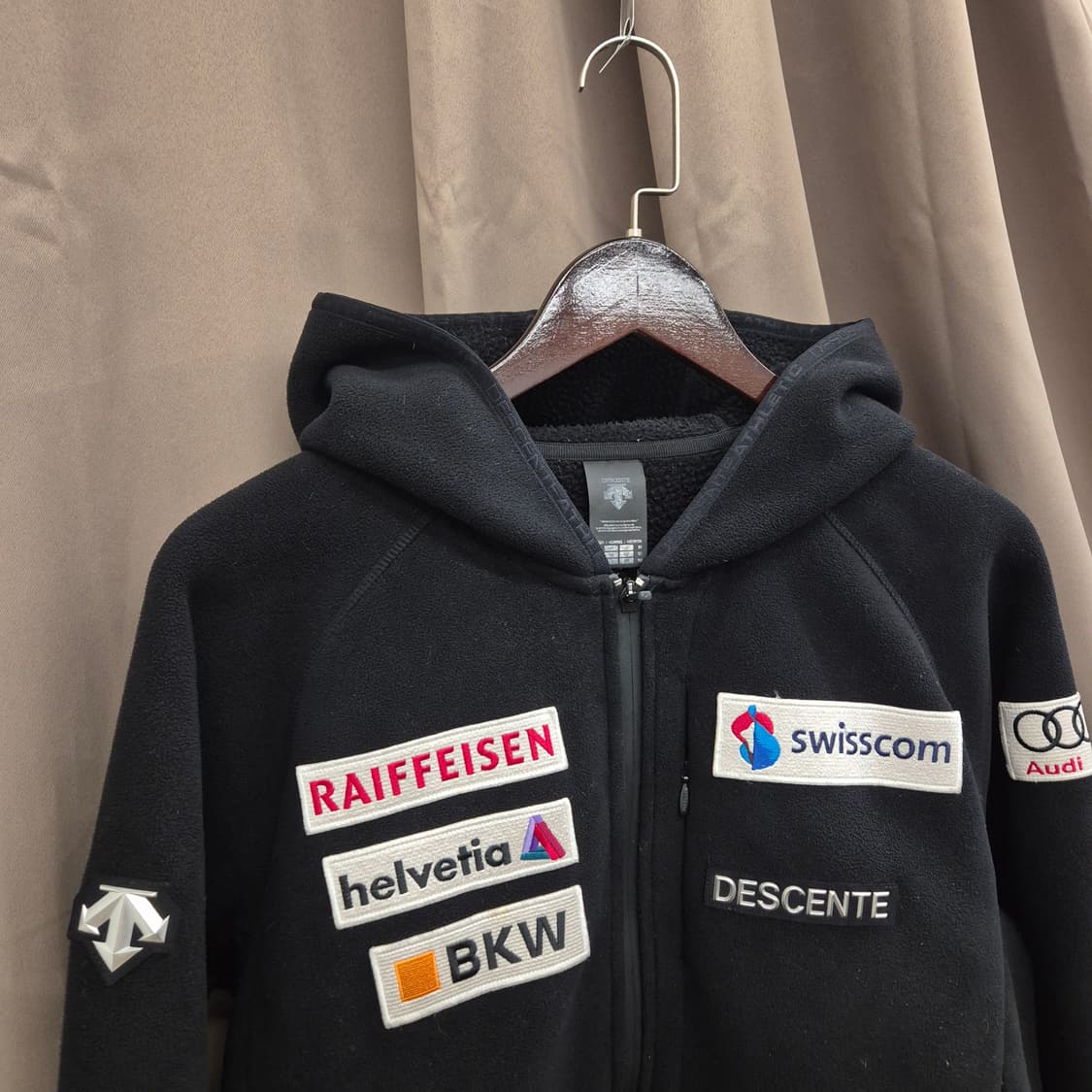 데상트 아우디 스위스 스키팀 후리스 105 상품이미지2