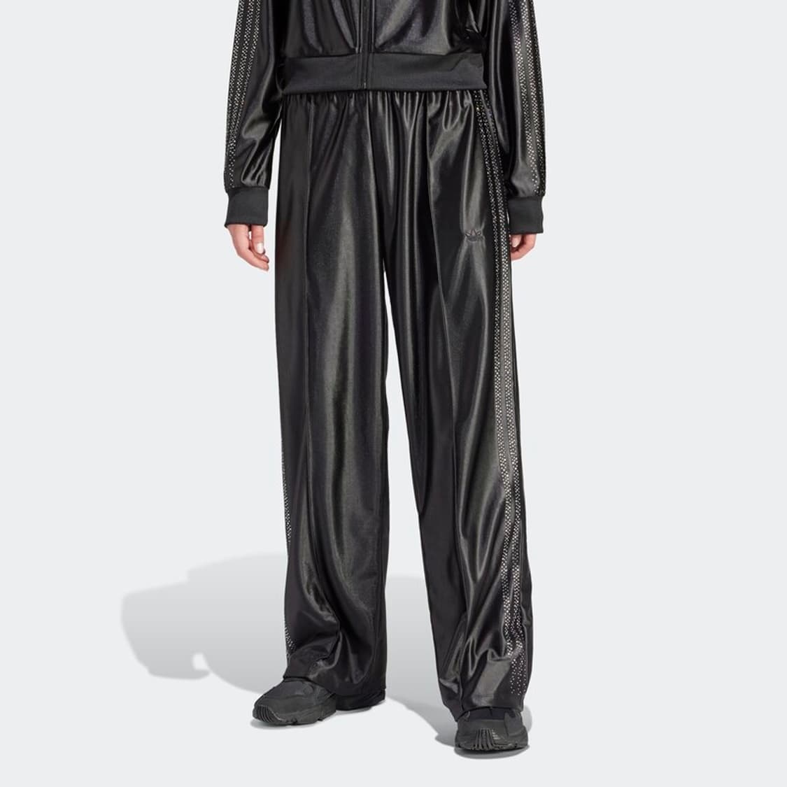 아디다스 엠블레쉬드 3 스트라이프 트랙 팬츠 블랙 상품이미지1