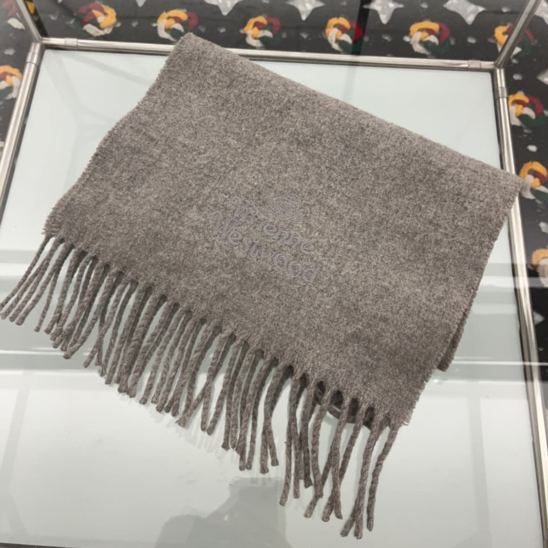 비비안 웨스트우드 모던 시크 오브 목도리 C08554 상품이미지2