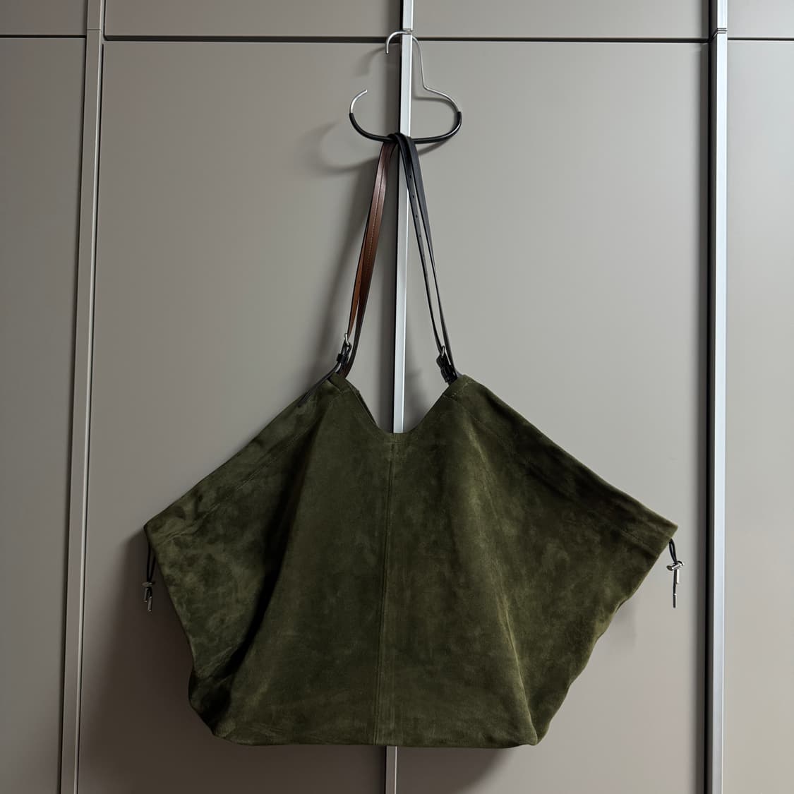 메종 마르지엘라 카키 스웨이드 숄더백 상품이미지2