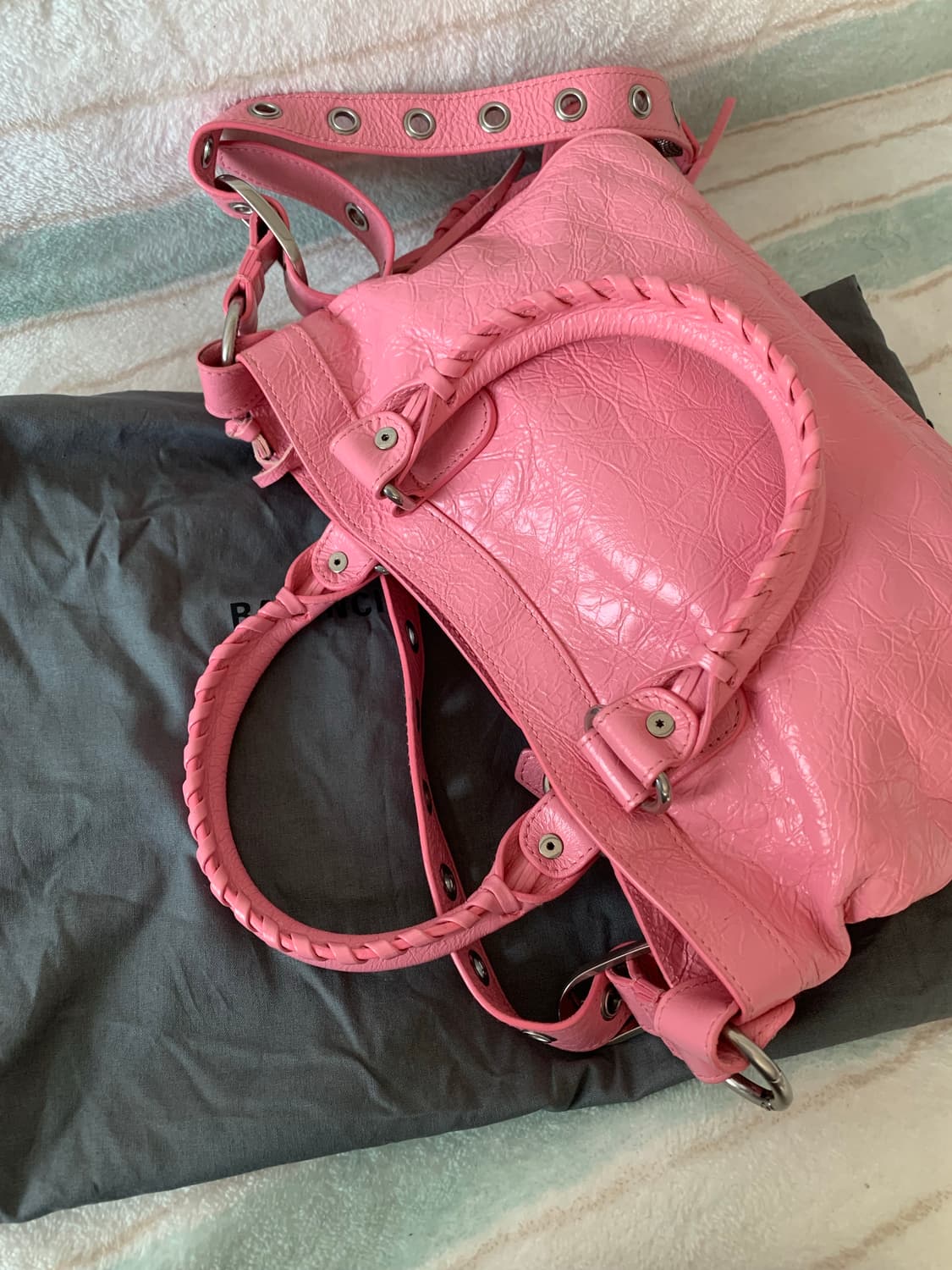 발렌시아가 모터백 네오카골 미디움  상품이미지8