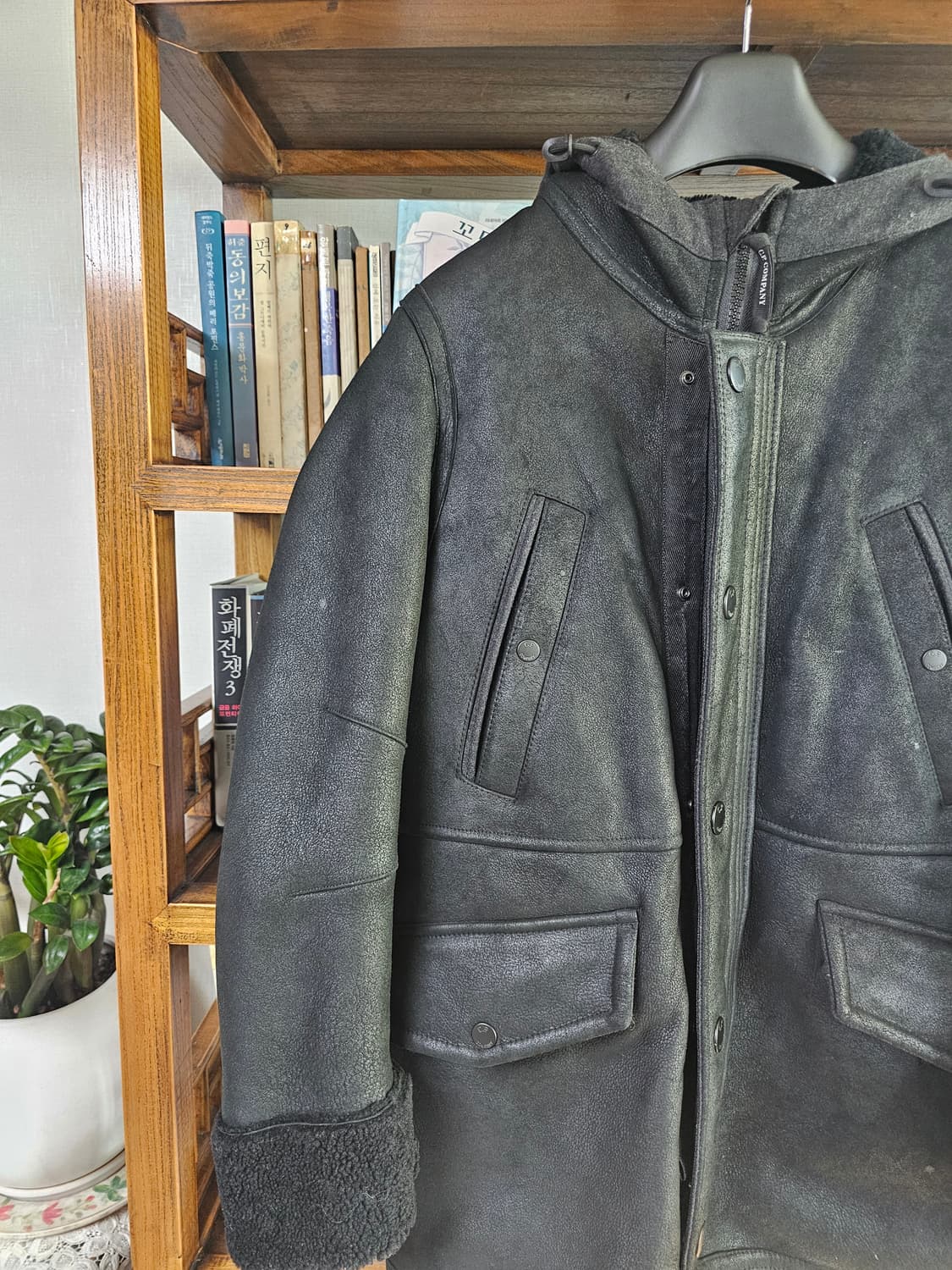 씨피 CP컴퍼니 무스탕 가죽 고글 자켓 팔아요 상품이미지7