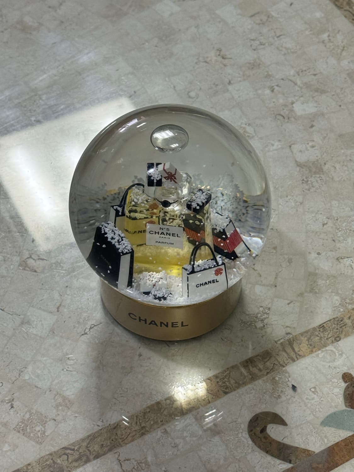 샤넬 홀리데이 스노우볼 새상품 상품이미지2