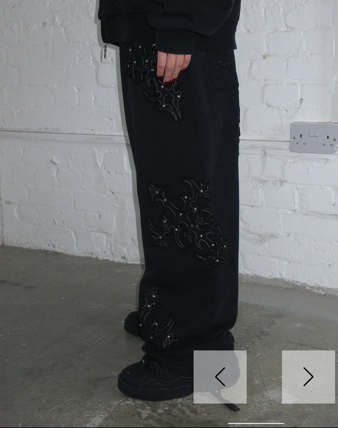 SINNER STUDDED OVERSIZED SWEATPANTS BLAC 상품이미지3