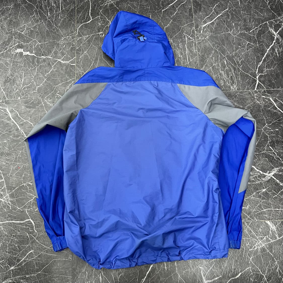 파타고니아 00s 후드 배색 에센셜 바람막이 자켓 상품이미지3