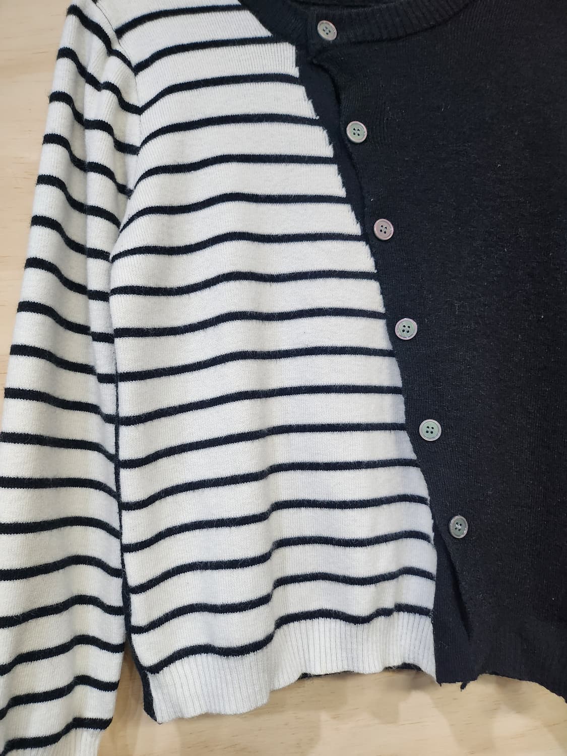 672) 사선 단추 포인트 가디건 상품이미지4