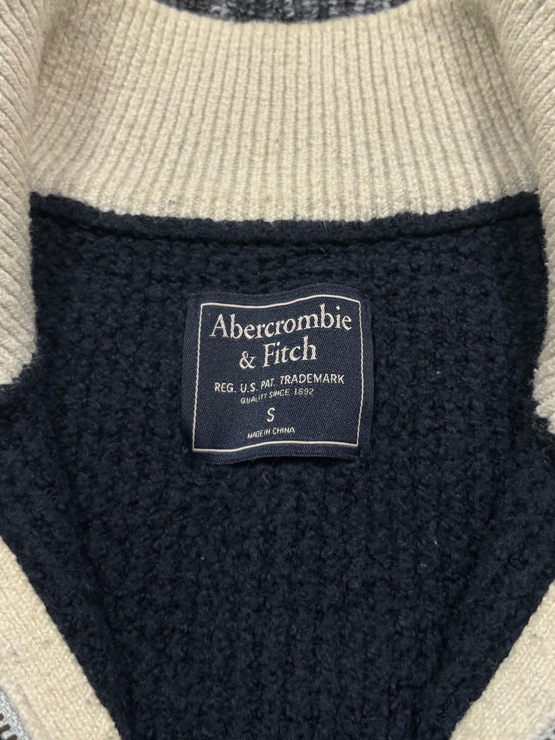아베크롬비 네이비 하프집업 니트 상품이미지6