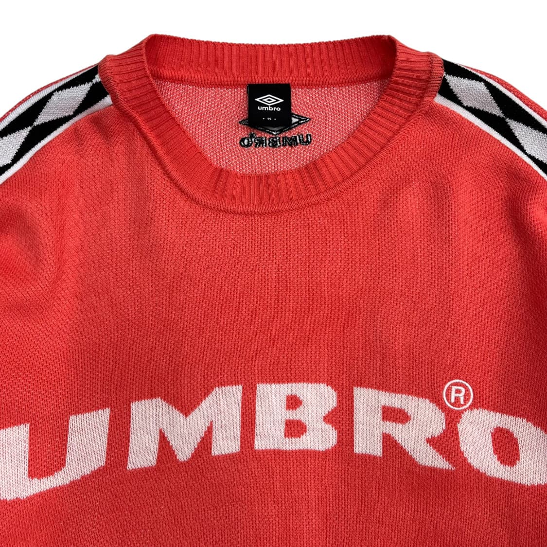 엄브로 센터로고 다이아라인 코랄 니트 95 상품이미지5