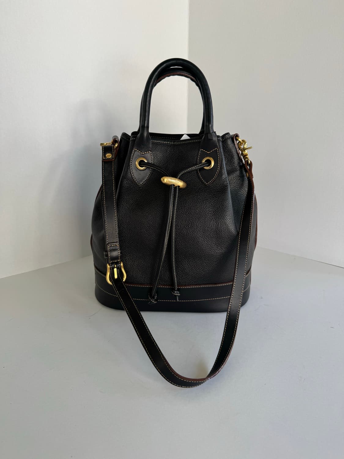 Marie Claire Paris Gold Logo Bucket Bag  상품이미지1