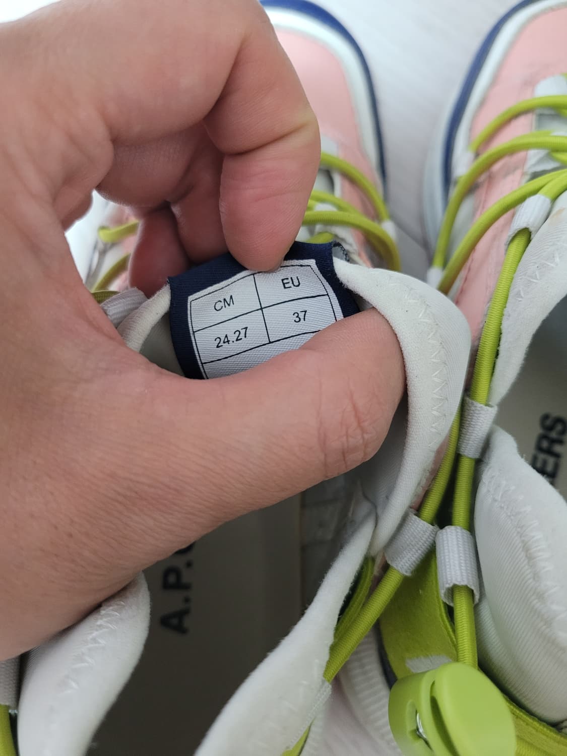 A.P.C. 아페쎄 리틀조 립스톱 스니커즈 37 (235) 상품이미지9