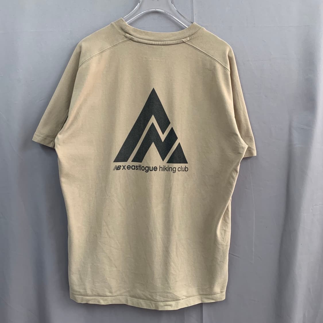 L 뉴발란스 X 이스트로그 콜라보 프린팅 반팔티 상품이미지1