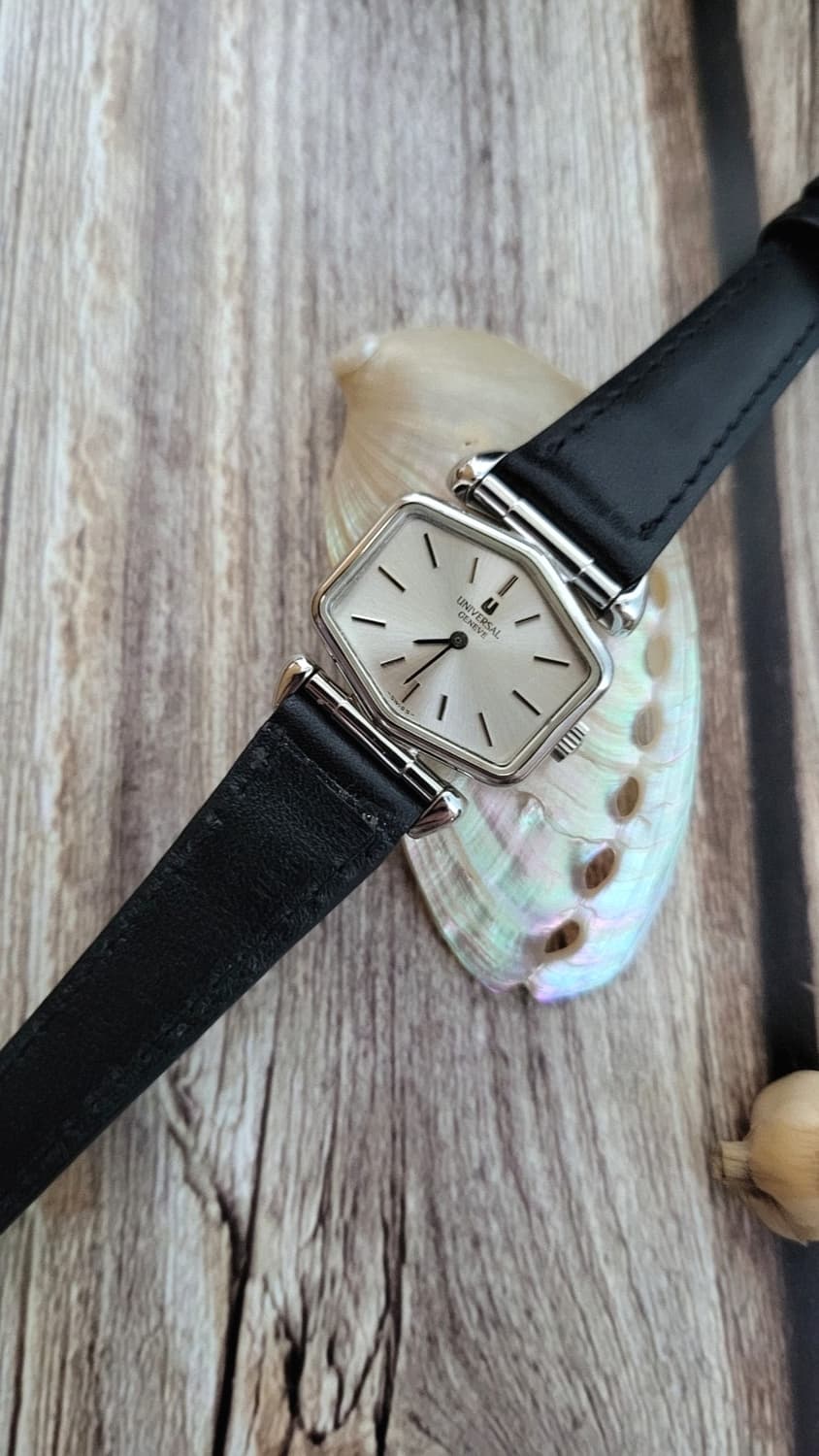 [특가상품]정품 빈티지 유니버셜 제네브 헥사곤케이스 힌지드러그 수동시계 상품이미지5