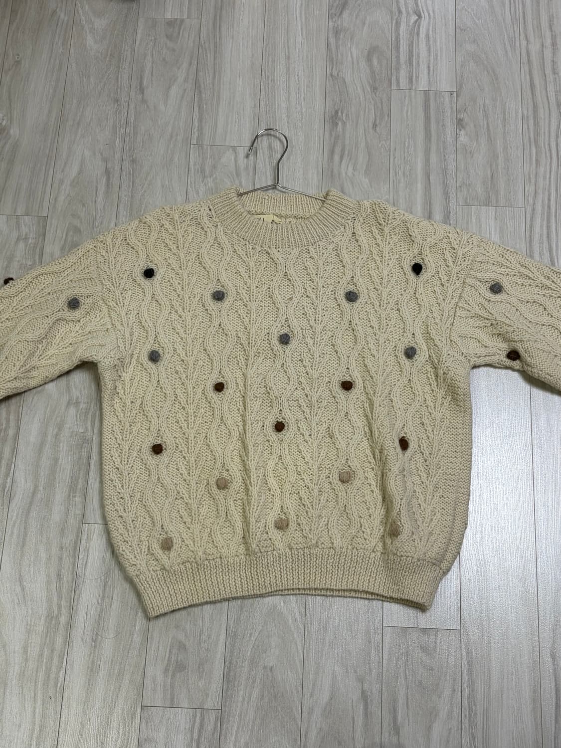 빈티지 아이보리 폼폼 케이블 니트 상품이미지1