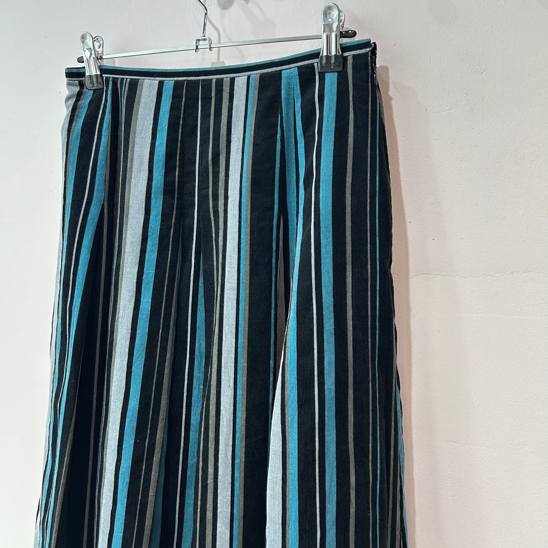 컬러믹스 스트라이프 미디 스커트 상품이미지3