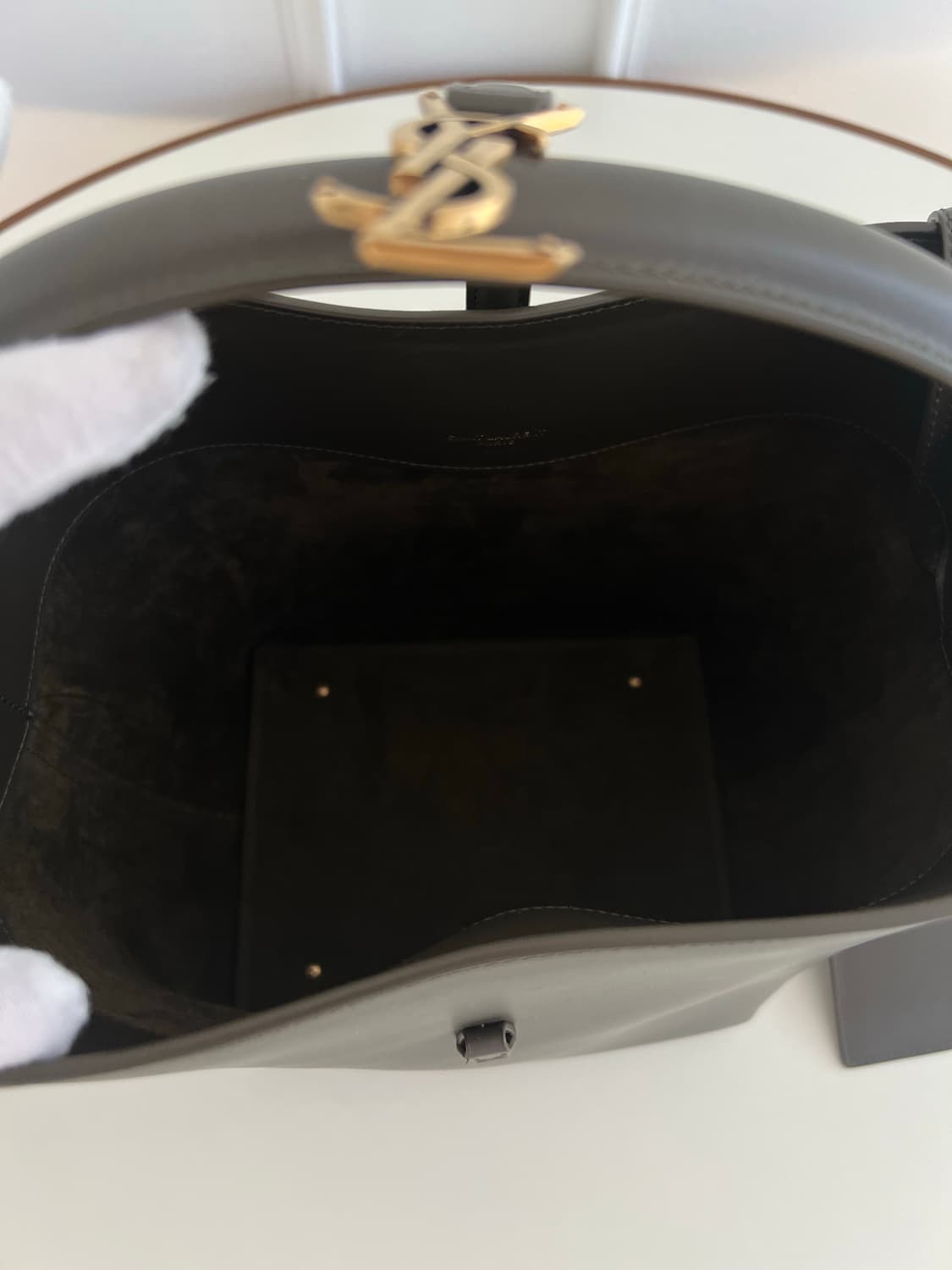 [미사용] 생로랑 LE 37 버킷백 딥 머스크 상품이미지9