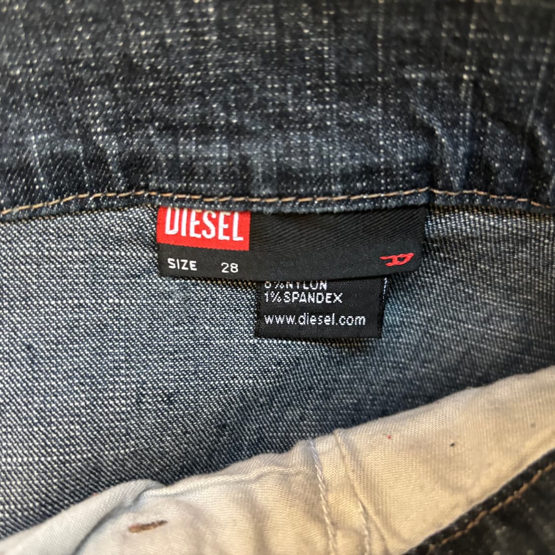 디젤(DIESEL) 데미지드 심 디테일 데님 팬츠 상품이미지7