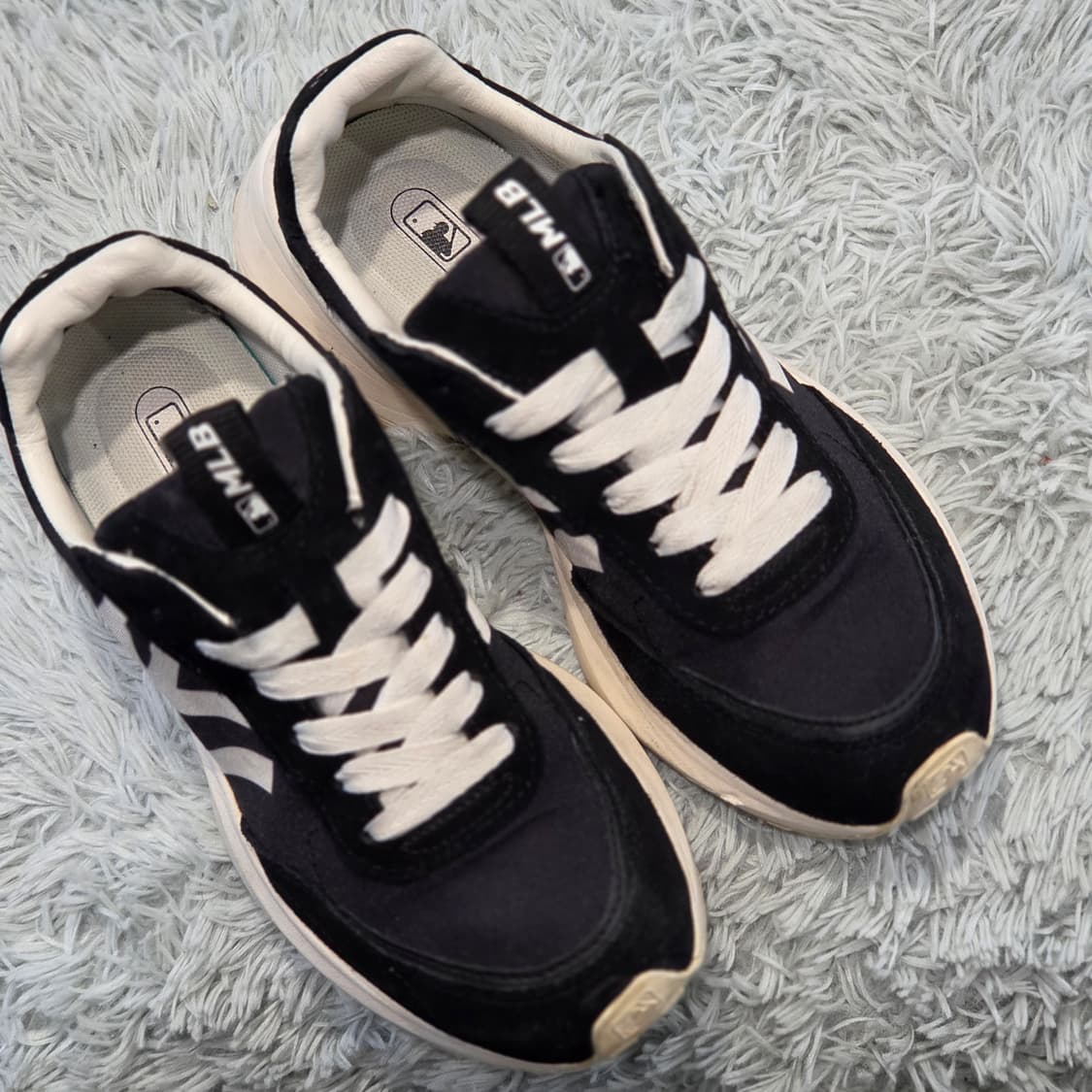 6q-24:MLB 에센셜 로고 스니커 블랙 (230cm) 상품이미지5