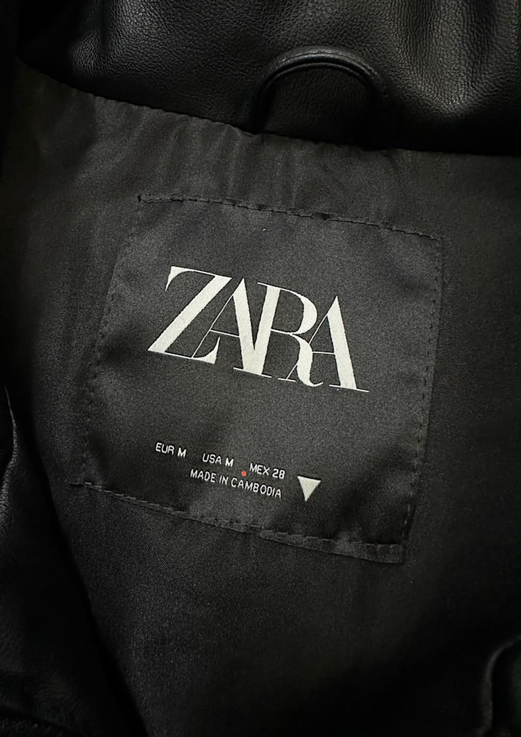 자라 비건레더 패딩조끼  상품이미지4