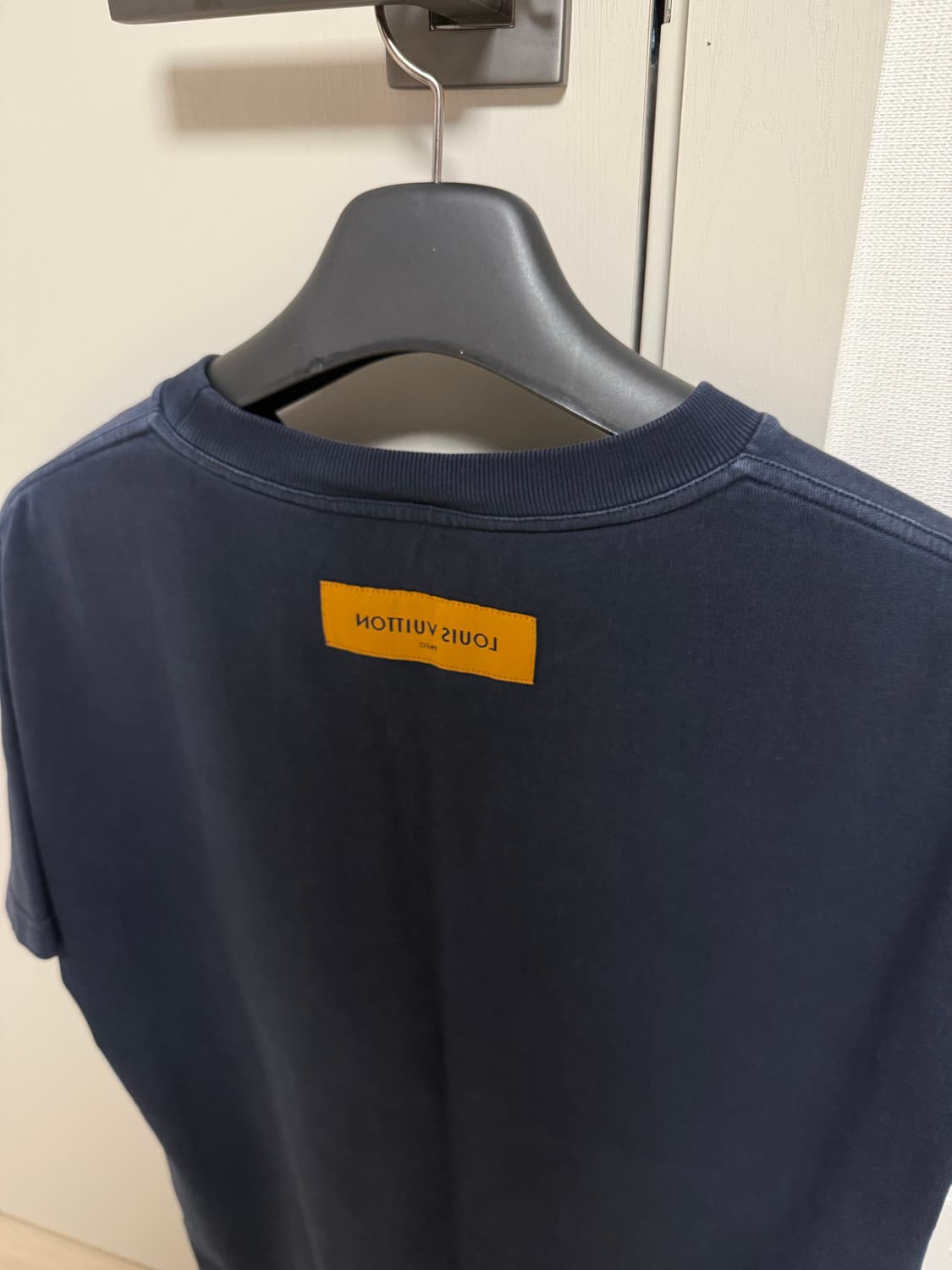 루이비통 남성 인사이드아웃 반팔티 L사이즈 상품이미지5