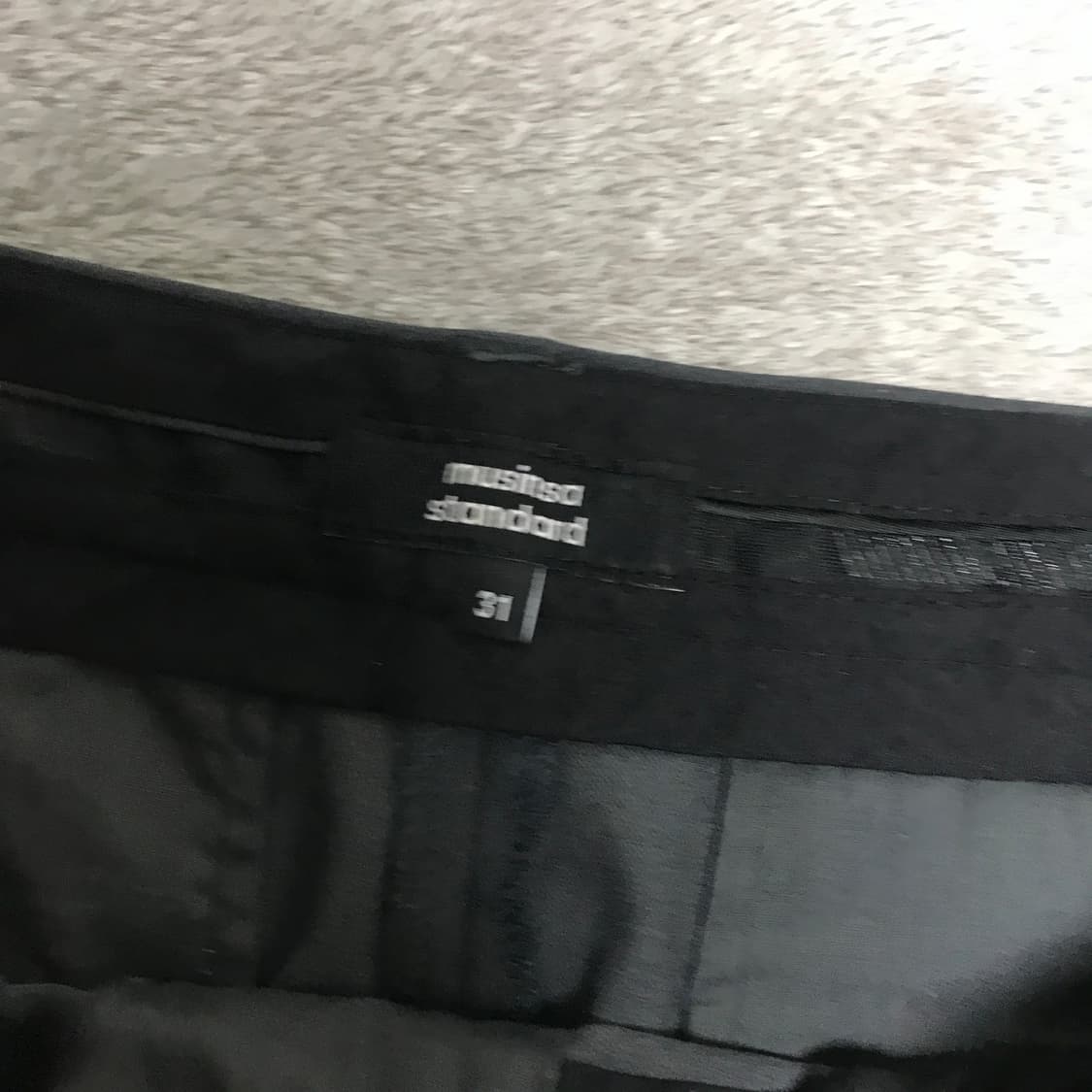 무신사 스탠다드 3턱 슬랙스 차콜 31사이즈 상품이미지4