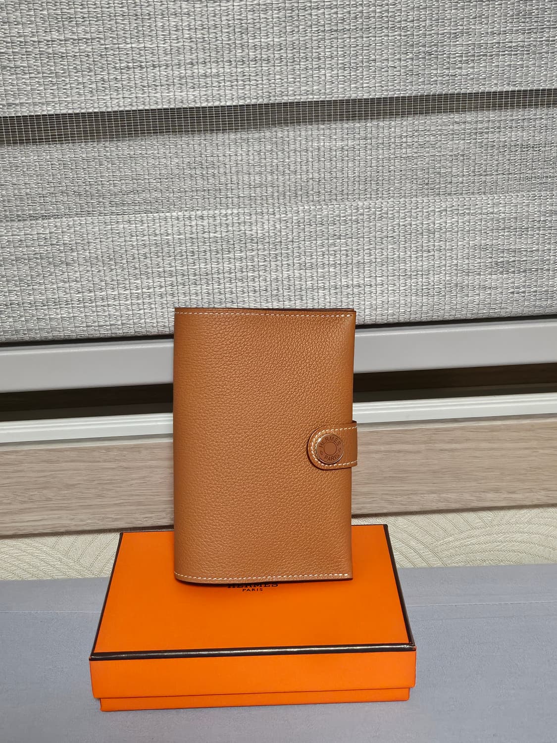 에르메스 RMS 여권지갑 골드 상품이미지1