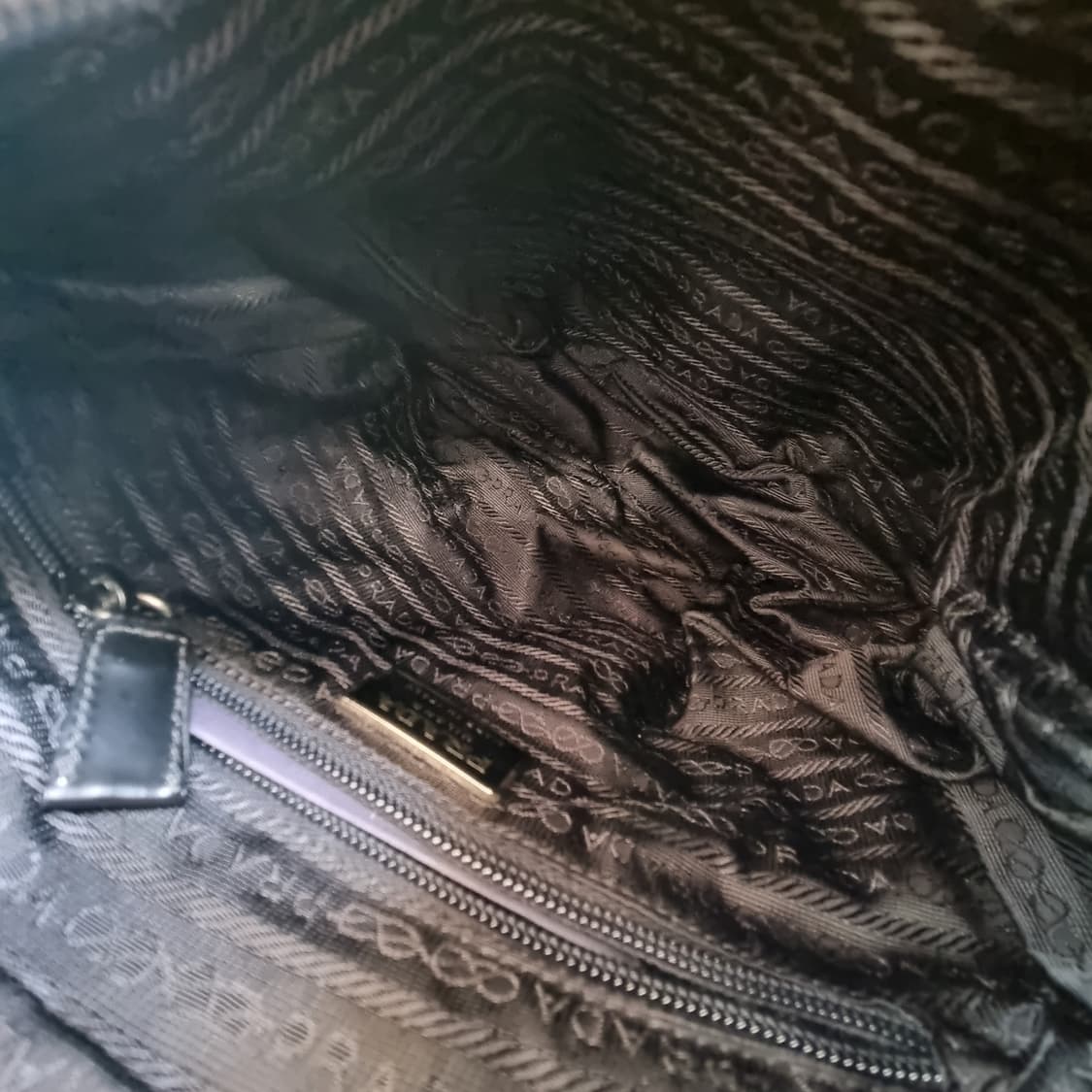 프라다 나일론 메신저백 크로스백 남녀공용(최상급, 개런티카드, 주우재백) 상품이미지9