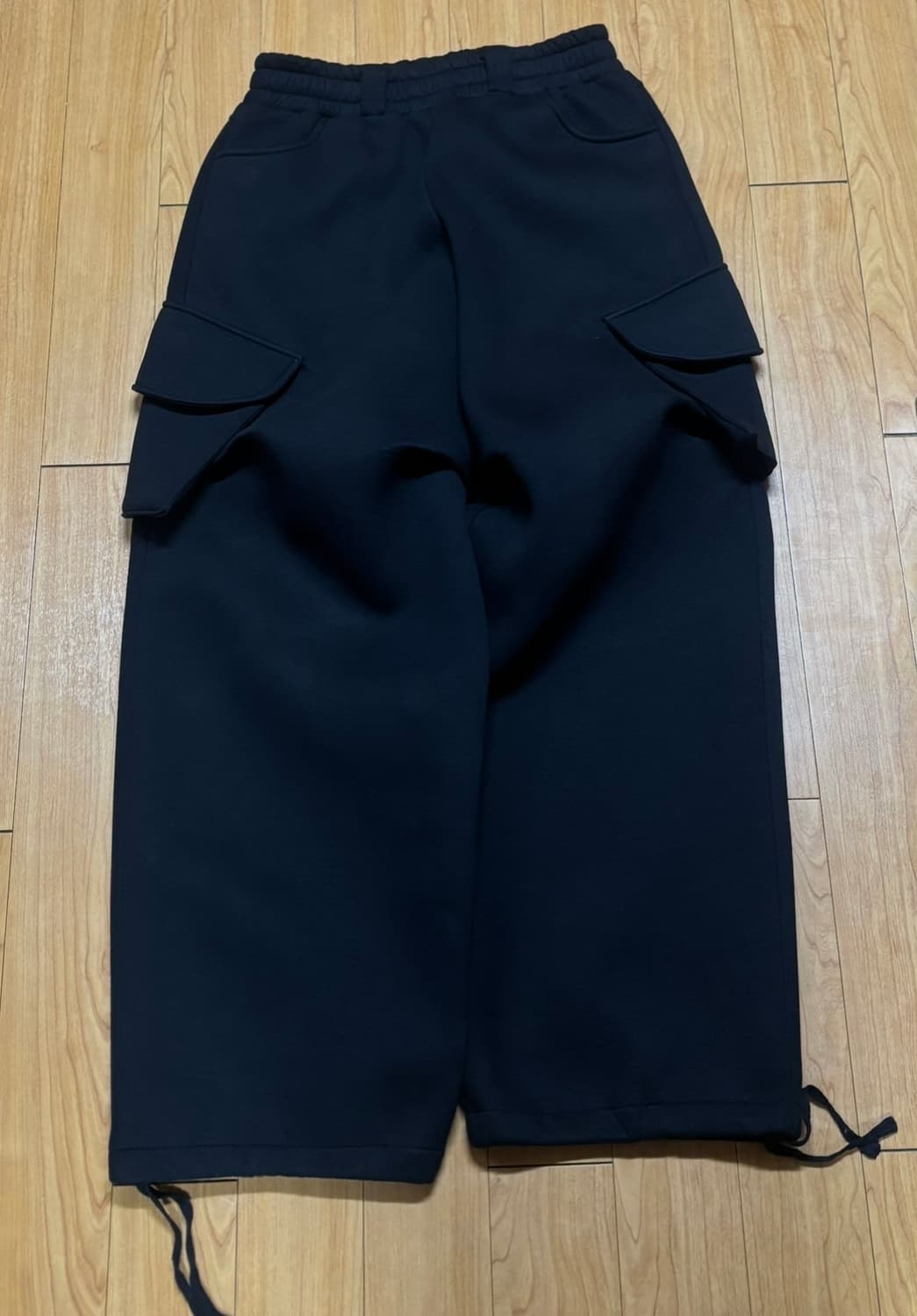 MJD X 코인서울 와이드 카고 스웻팬츠 블랙 상품이미지2