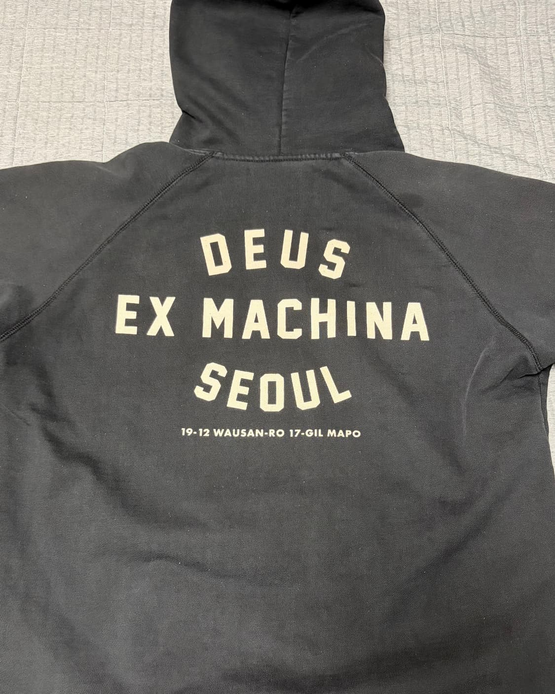 데우스 서울 후드티 상품이미지2